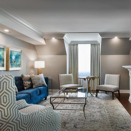 Chateau Vaudreuil エクステリア 写真 A living room at the hotel