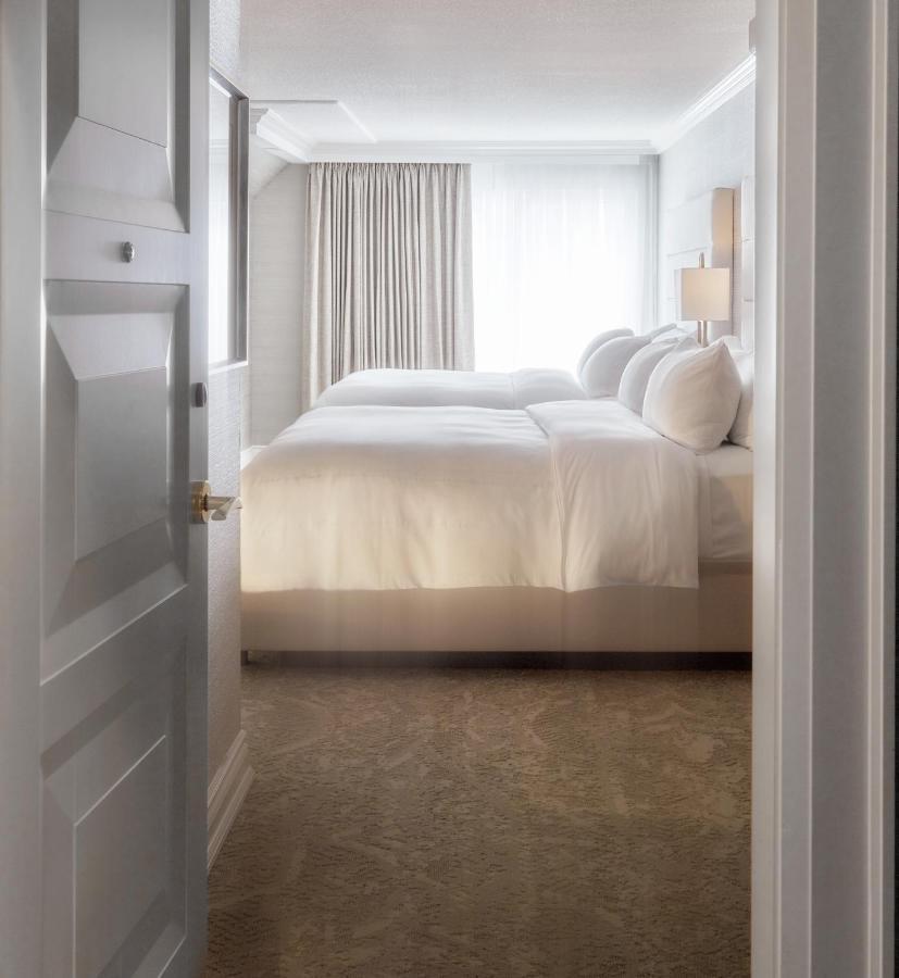 Chateau Vaudreuil エクステリア 写真 A bedroom at the Inn