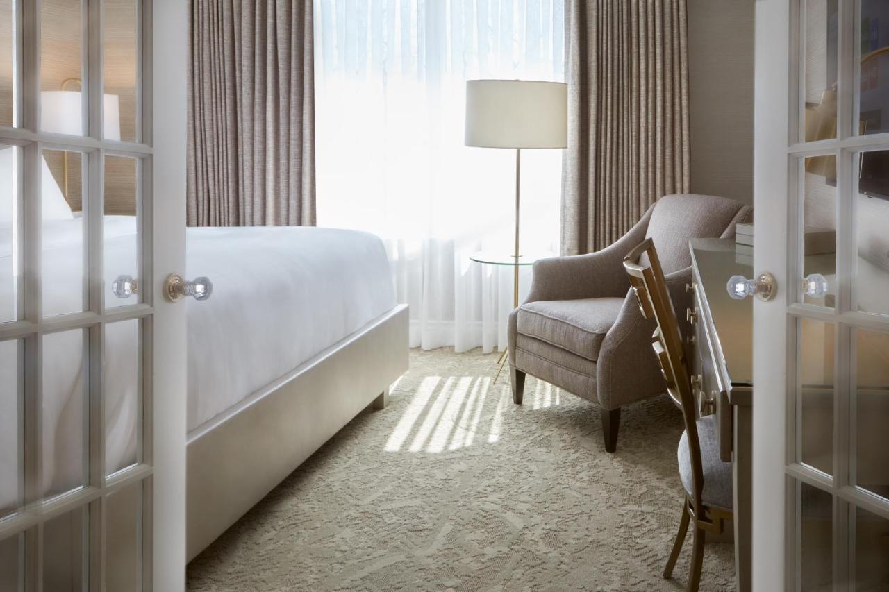 Chateau Vaudreuil エクステリア 写真 A guest room at the Hotel Commonwealth