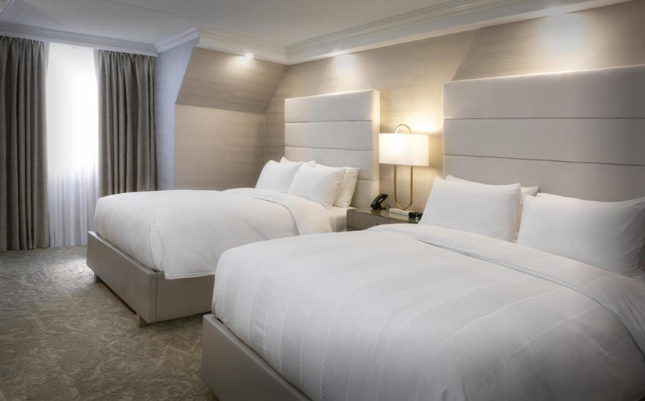 Chateau Vaudreuil エクステリア 写真 A guest room at the Hotel Commonwealth