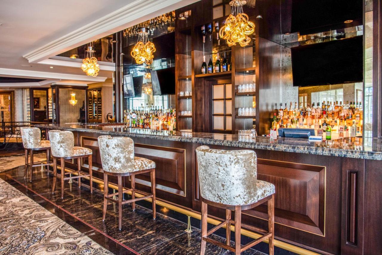 Chateau Vaudreuil エクステリア 写真 The bar at the 1905 Restaurant
