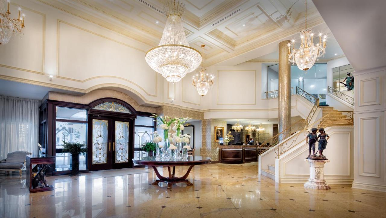 Chateau Vaudreuil エクステリア 写真 The lobby of the Four Seasons Hotel