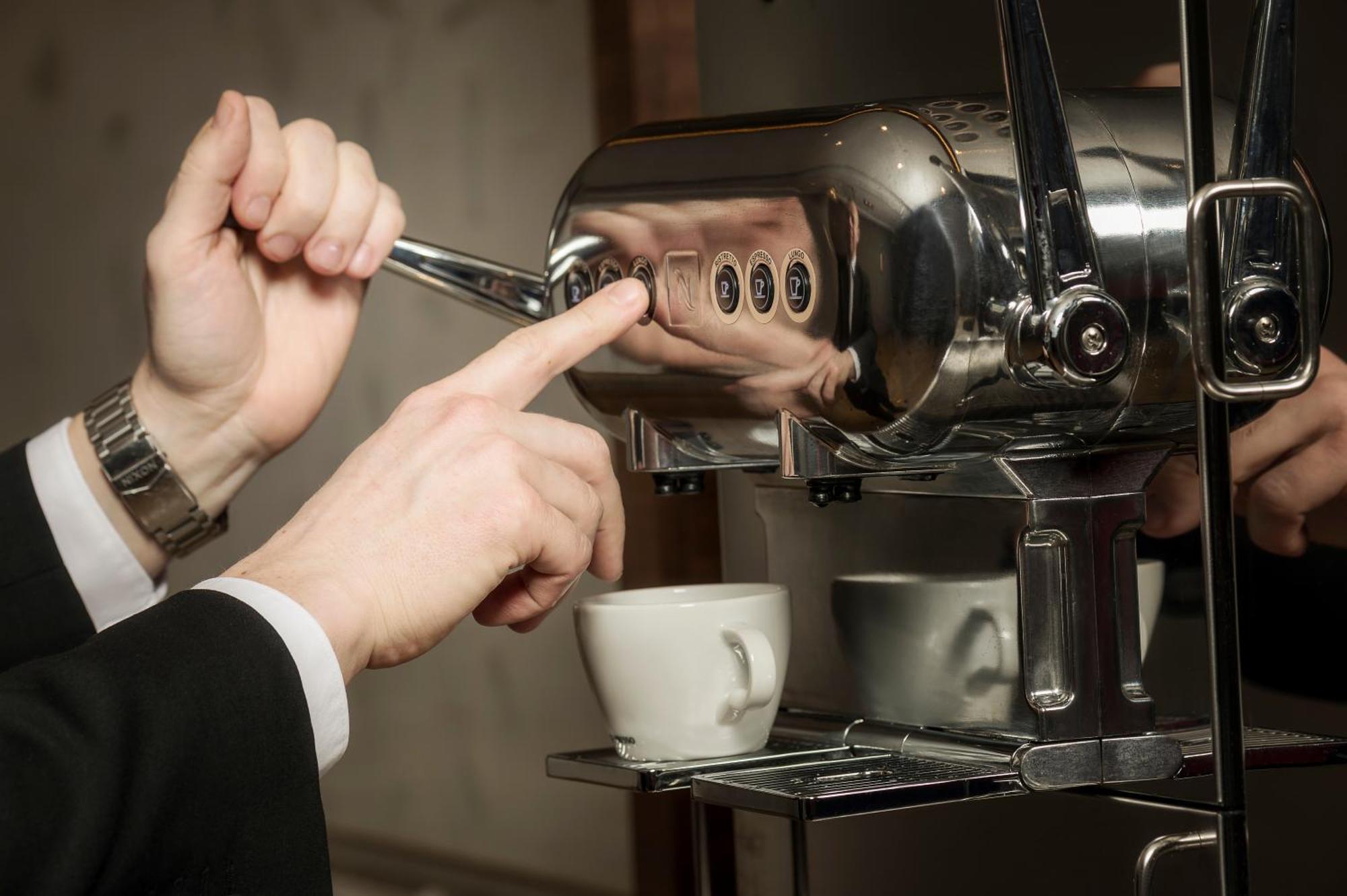 Chateau Vaudreuil エクステリア 写真 Espresso machine